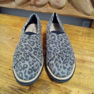 Collections by Clarks Leopard Animal Print Slip-Ons Size 7